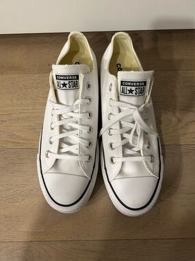 *BRAND NEW* Converse Chuck Taylor All Star Low Top Platform Sneakers